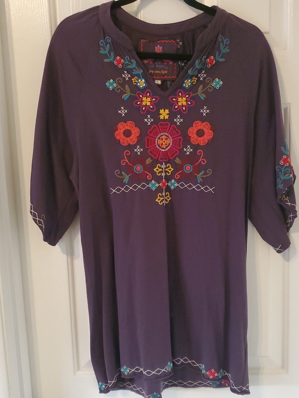 Johnny Was Purple Embroidered V-Neck Tunic with Multicolor Floral Stitching